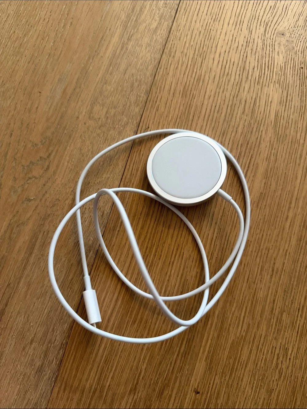 Apple White MagSafe Charger with USB‑C Cable
